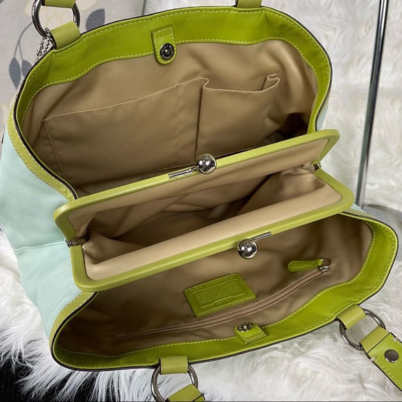 Coach Laura Leather Tote 👜 - Picture 7 of 12